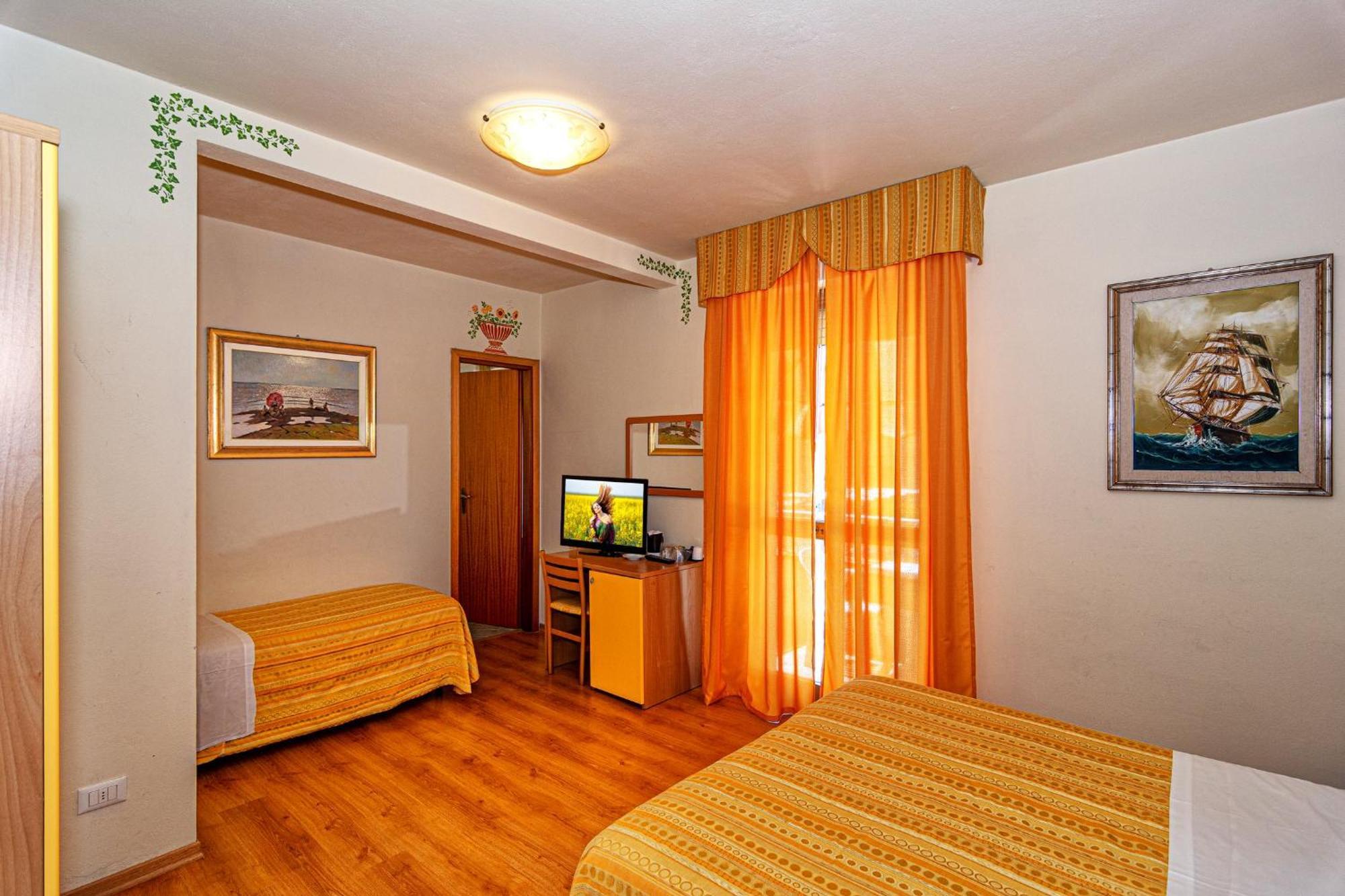 Hotel Mariani Lido di Camaiore Exterior foto