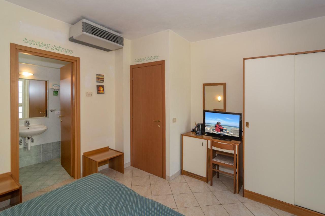Hotel Mariani Lido di Camaiore Exterior foto